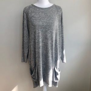 RW & CO. Gray Tunic Top M